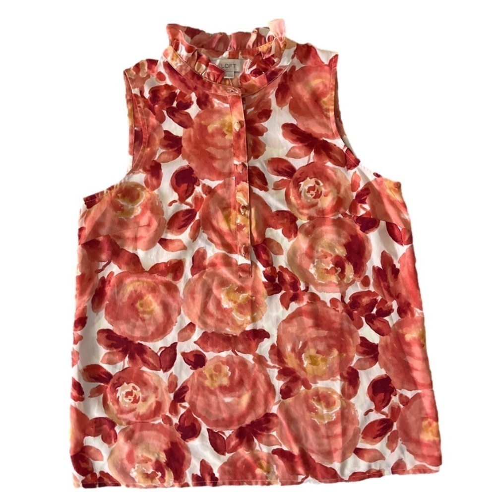 ⭐️ LOFT floral top- size MP
